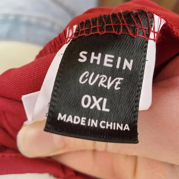 SHEIN Curve Red and Gold Crop Top Blouse Size 0XL Chain Detail NWOT - Picture 3 of 15